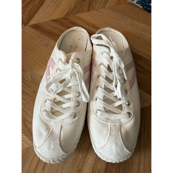 Tretorn Shoes - Tretorn Baby Pink Easy Nylite Slip On Sneaker Sz. 10